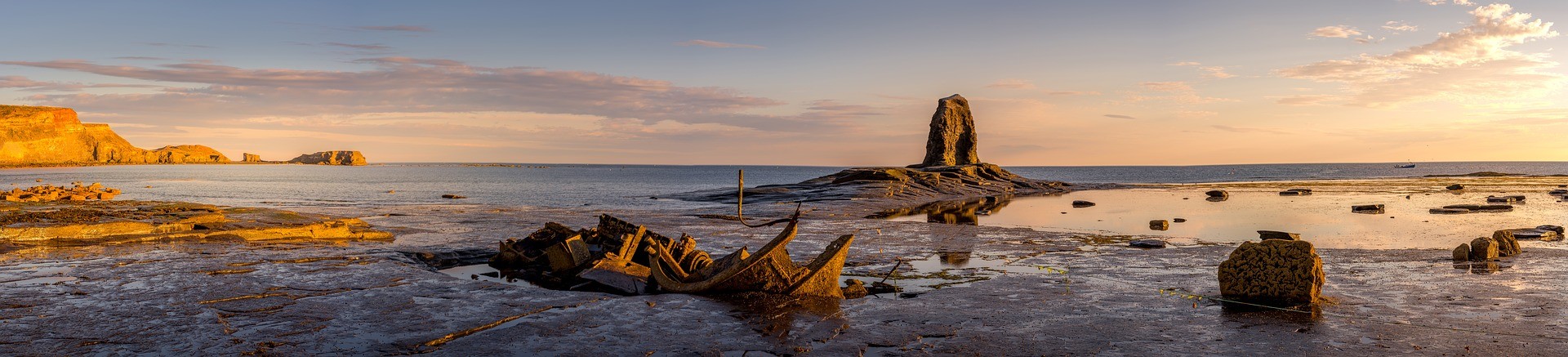 Saltwick Bay