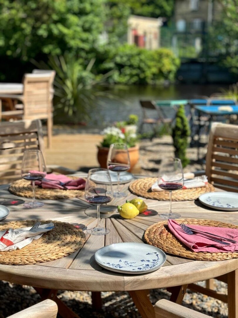 Beautiful restaurant located by the riverside in Ruswarp.